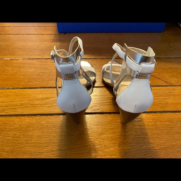 Brand New White Heels 8.5M - Picture 6 of 10